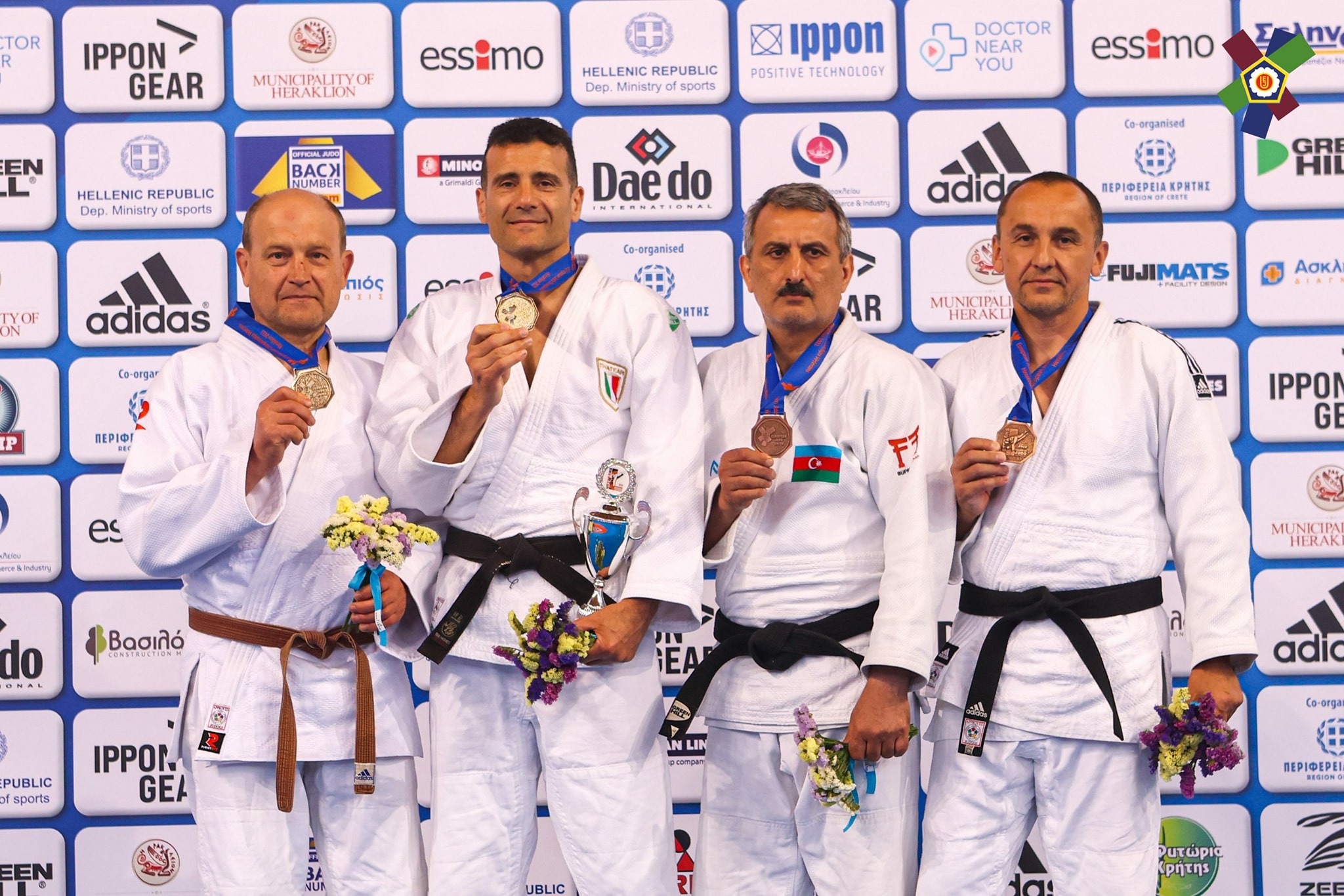 Veteran cüdoçularımız Avropa çempionatının ilk gününü 6 medalla başa vurublar