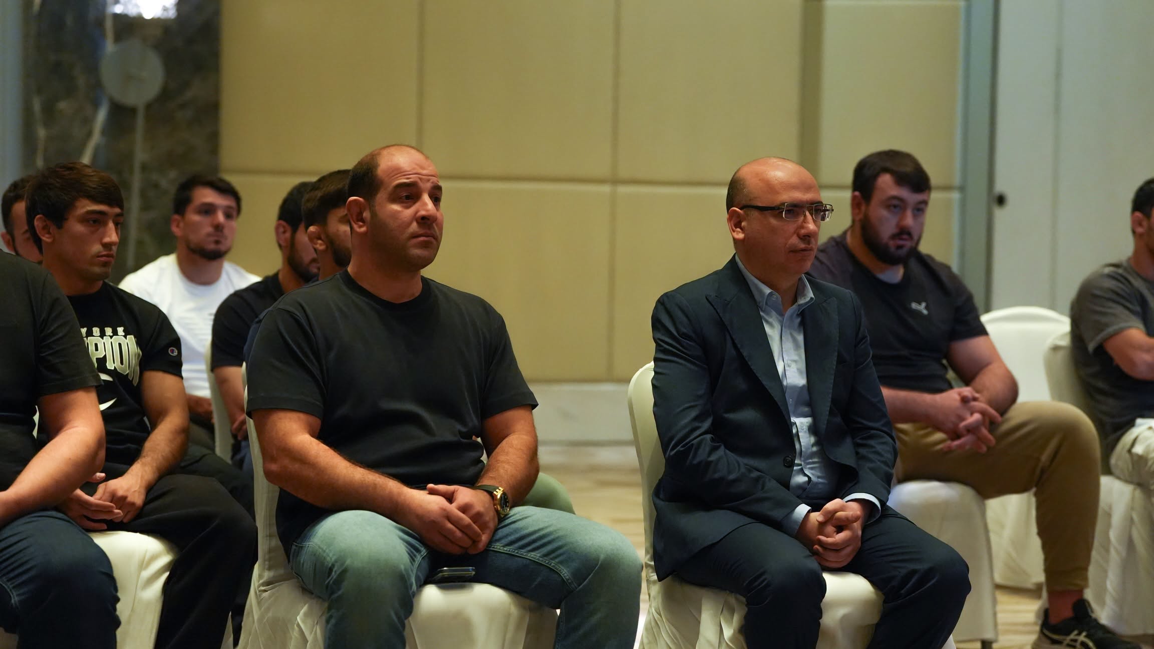 Rəşad Nəbiyev kişilərdən ibarət milli komandamızın üzvləri ilə görüş keçirdi