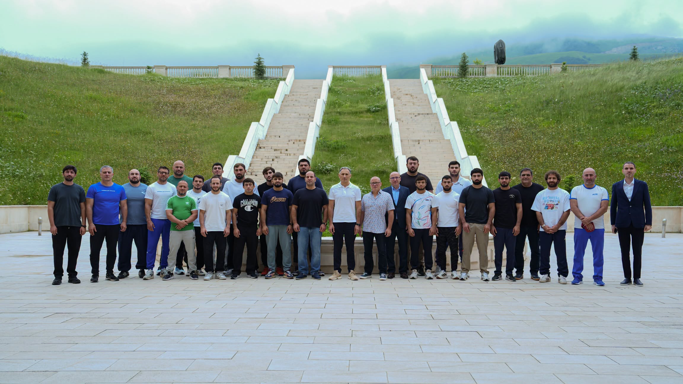 Rəşad Nəbiyev kişilərdən ibarət milli komandamızın üzvləri ilə görüş keçirdi