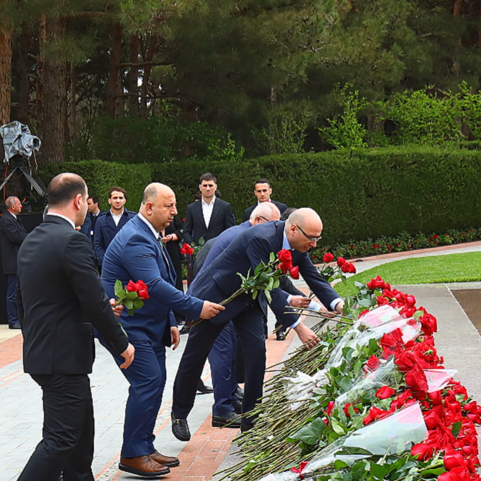 Azərbaycan Cüdo Federasiyasının kollektivi Fəxri Xiyabanda Ulu Öndərin məzarını ziyarət edib