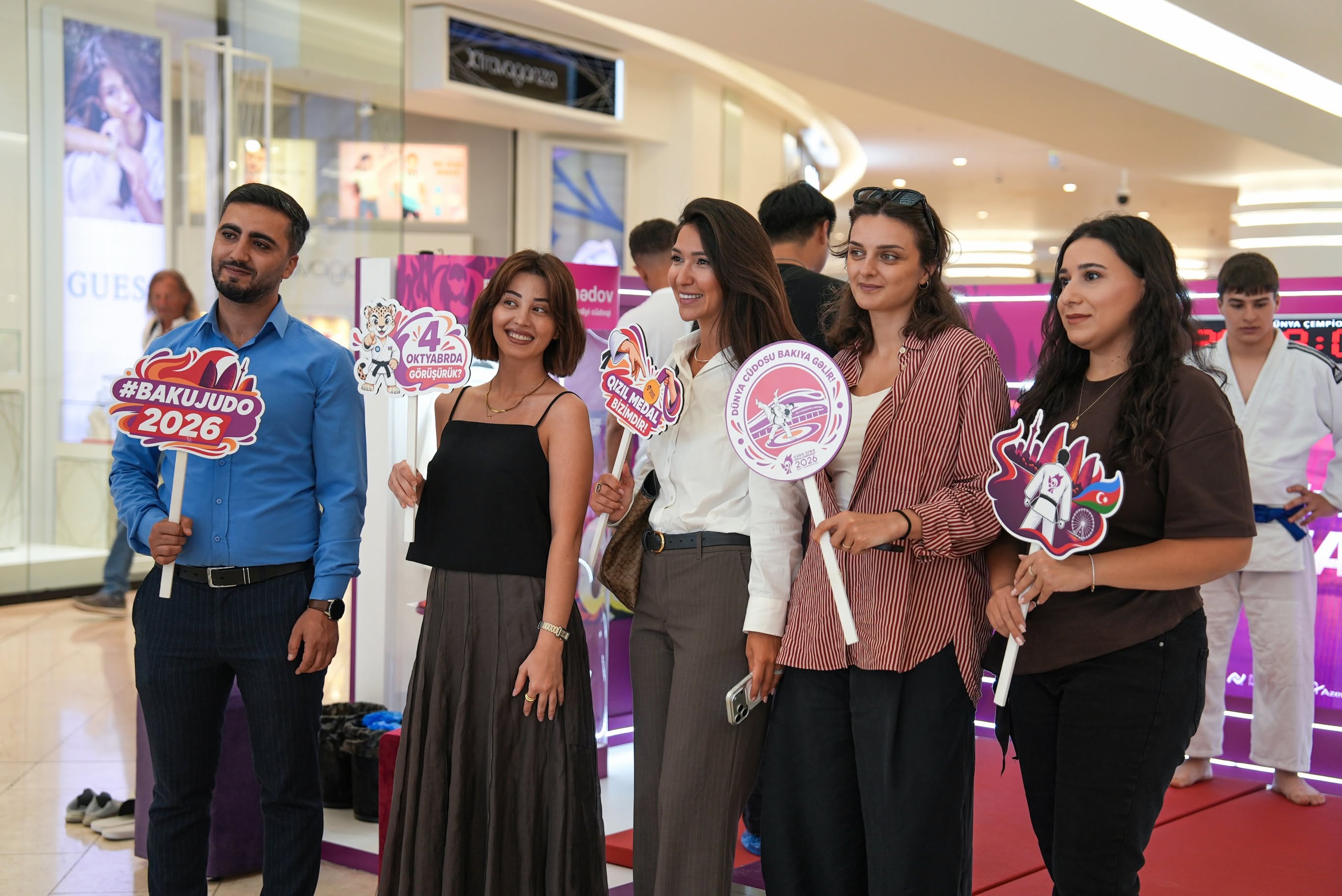 “Dəniz Mall”da dünya çempionatına həsr olunan fan zona yaradılıb