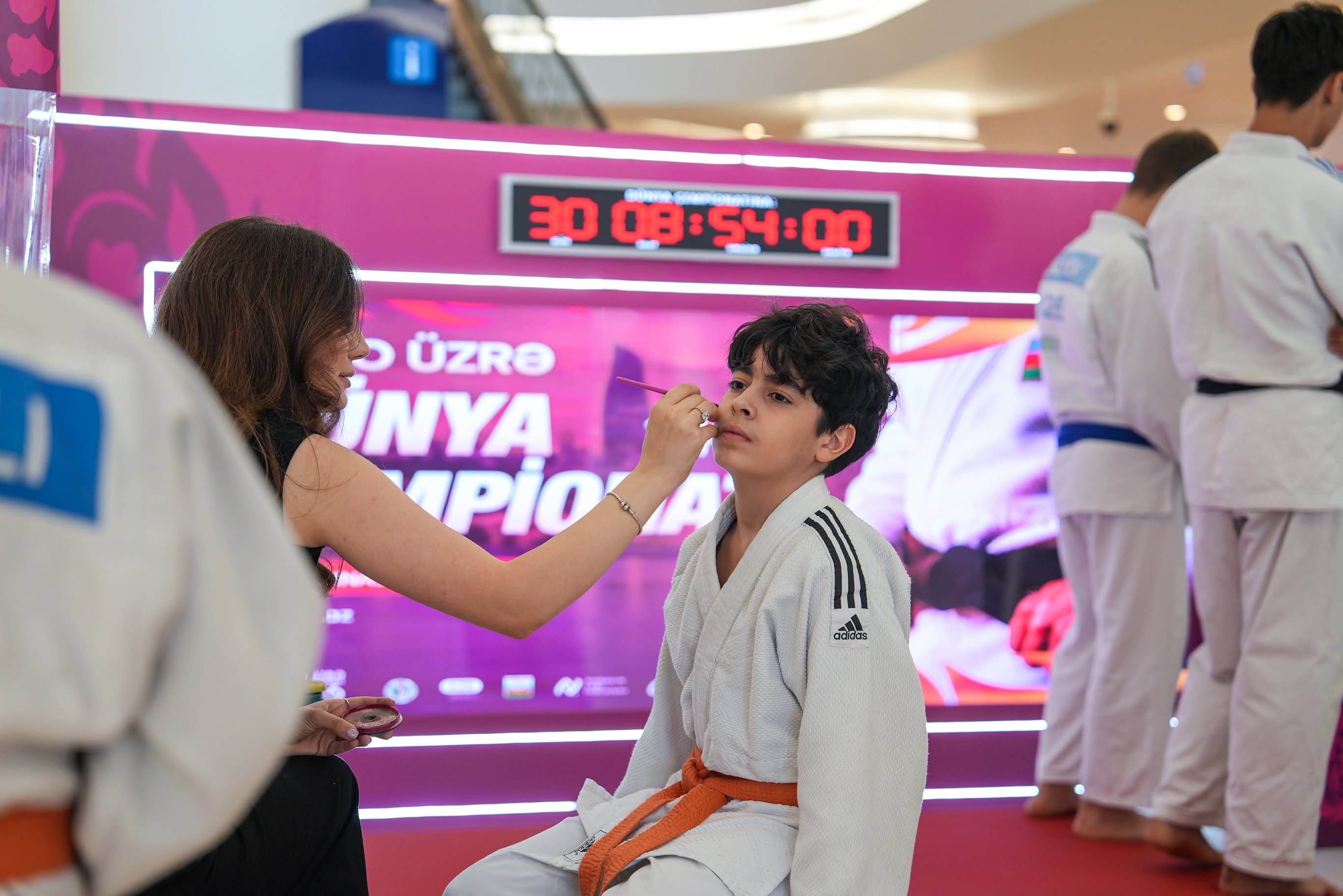 “Dəniz Mall”da dünya çempionatına həsr olunan fan zona yaradılıb